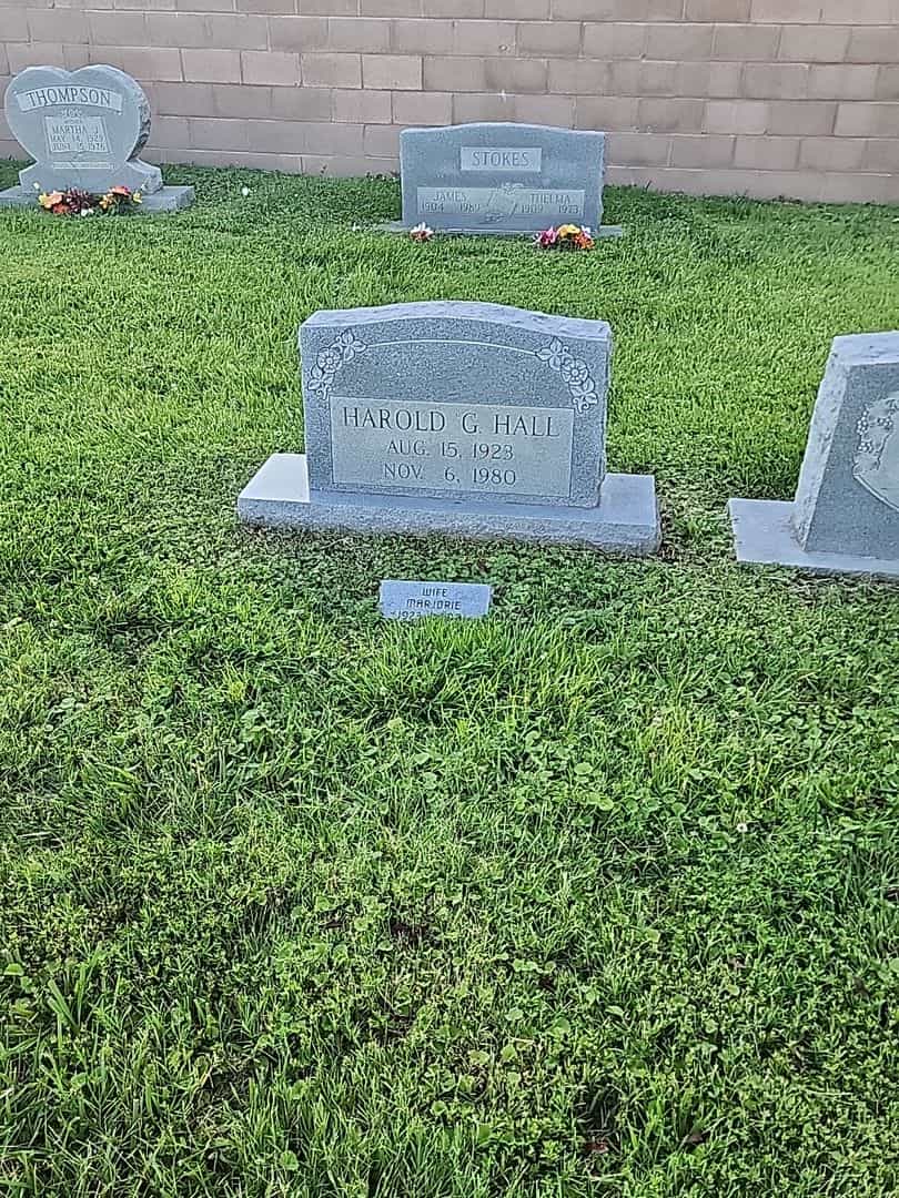 Marjorie Hall's grave. Photo 2