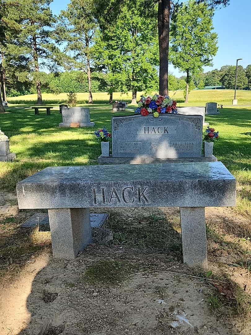 Donald Joe Hack's grave. Photo 4