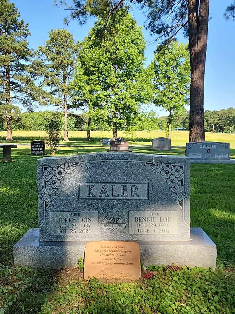Bennie Lou Kaler's grave. Photo 1