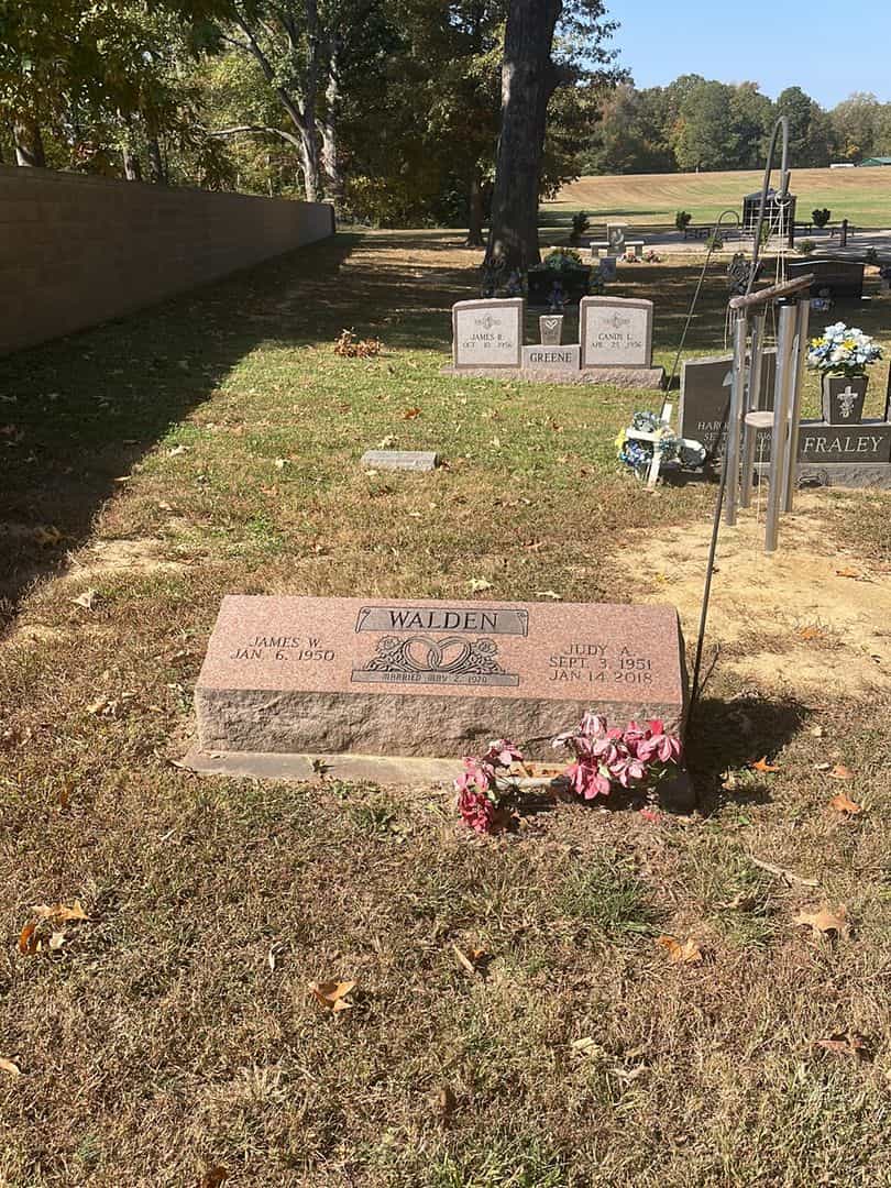 Judy A. Walden's grave. Photo 2
