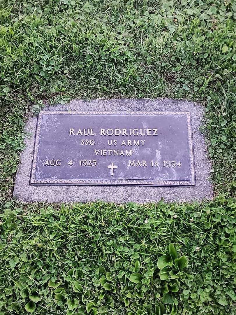 Raul "Rod" Rodriguez's grave. Photo 3