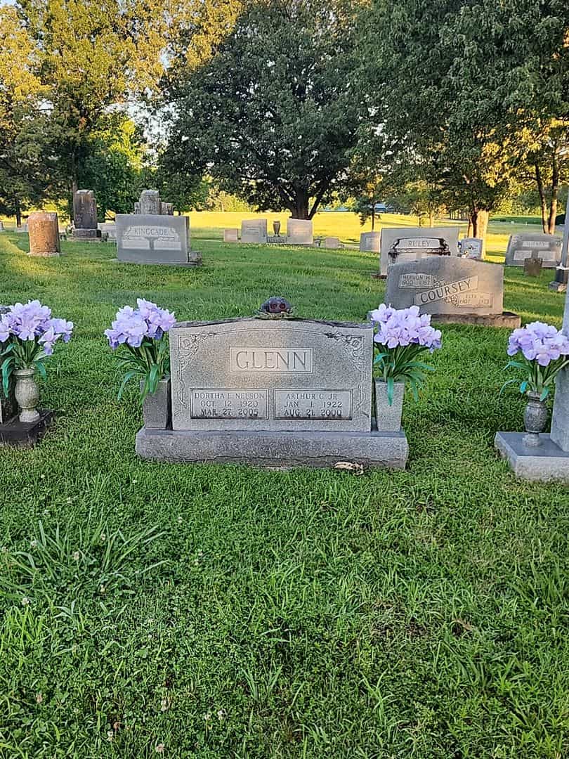 Arthur C. Glenn Junior's grave. Photo 2