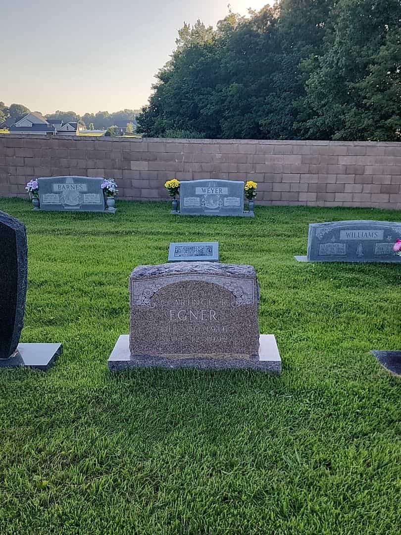 Clarence R. Egner's grave. Photo 2