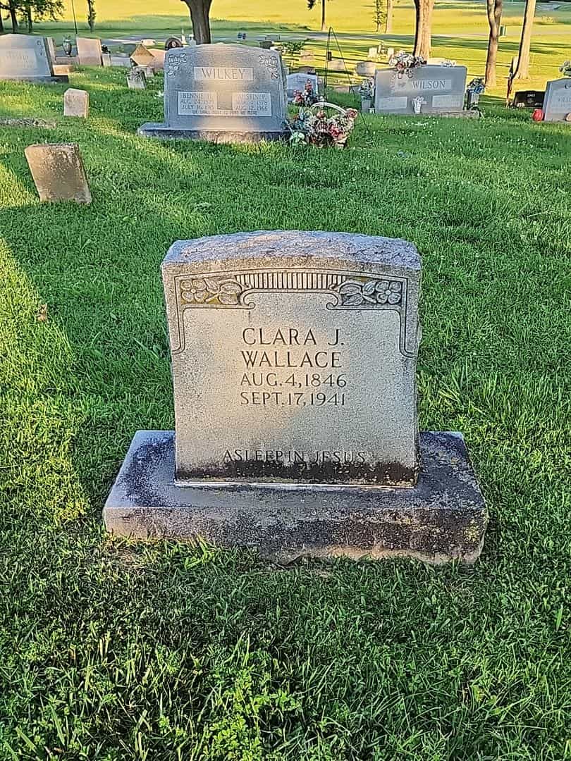 Clara J. Wallace's grave. Photo 1