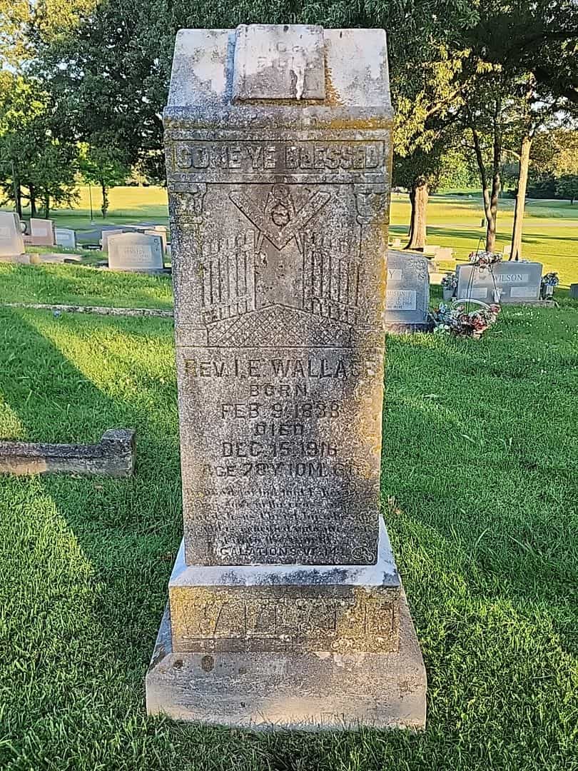 Reverend I. E. Wallace's grave. Photo 1