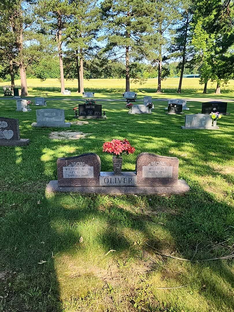 Wilford Murl Oliver's grave. Photo 2