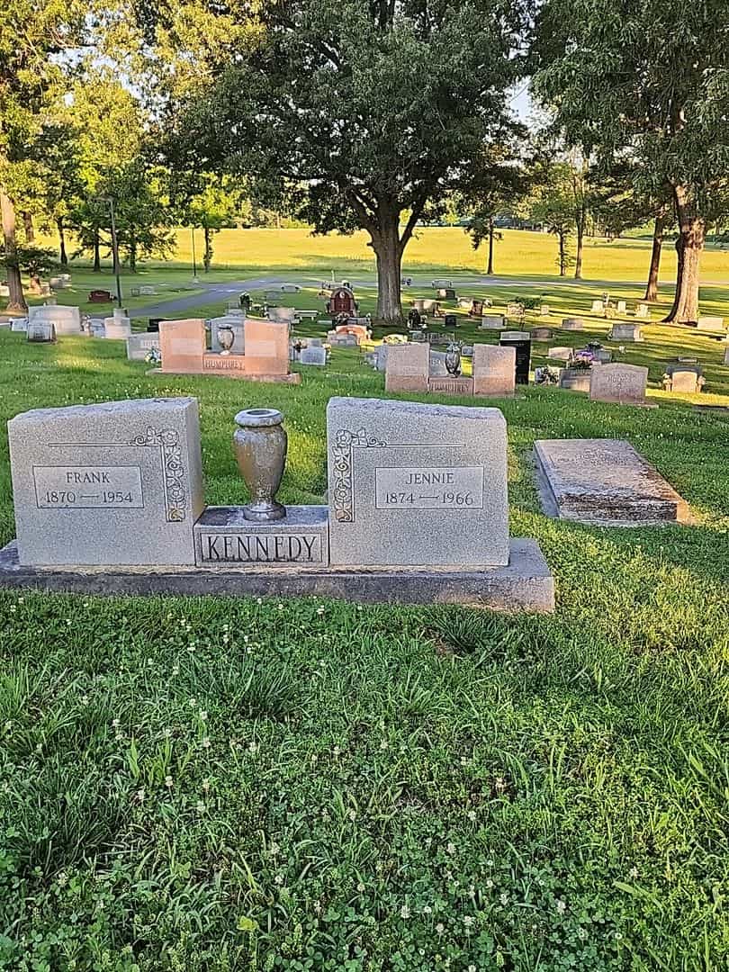 Jennie Kennedy's grave. Photo 2