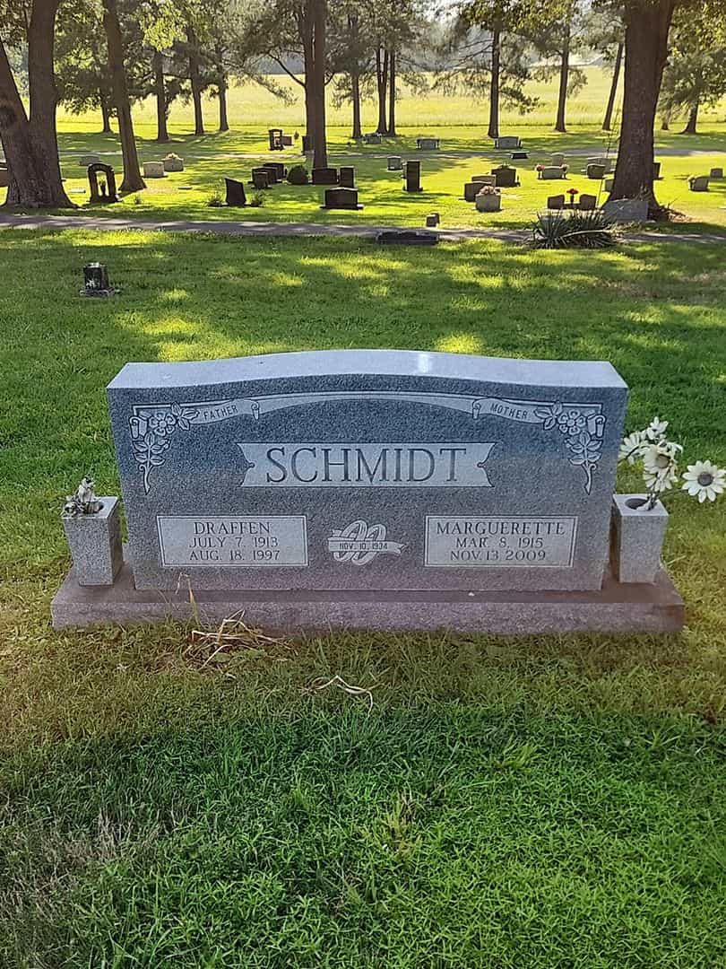 Draffen Schmidt's grave. Photo 1