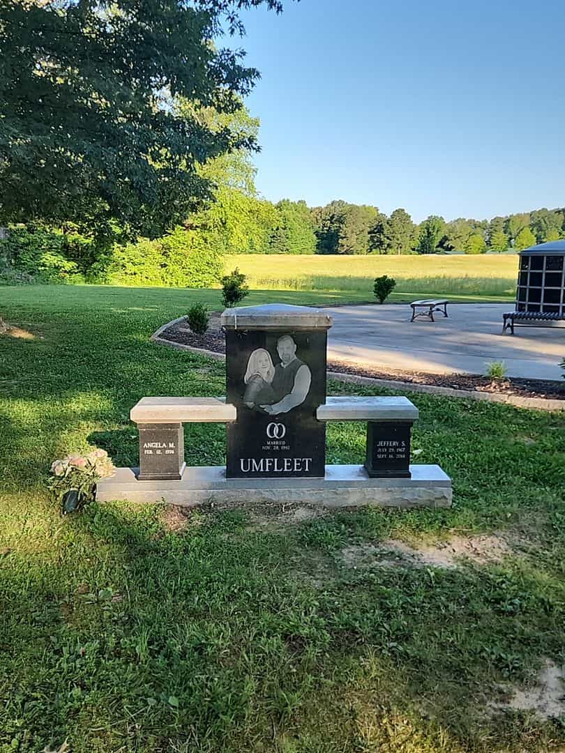Jeffery S. Umfleet's grave. Photo 2