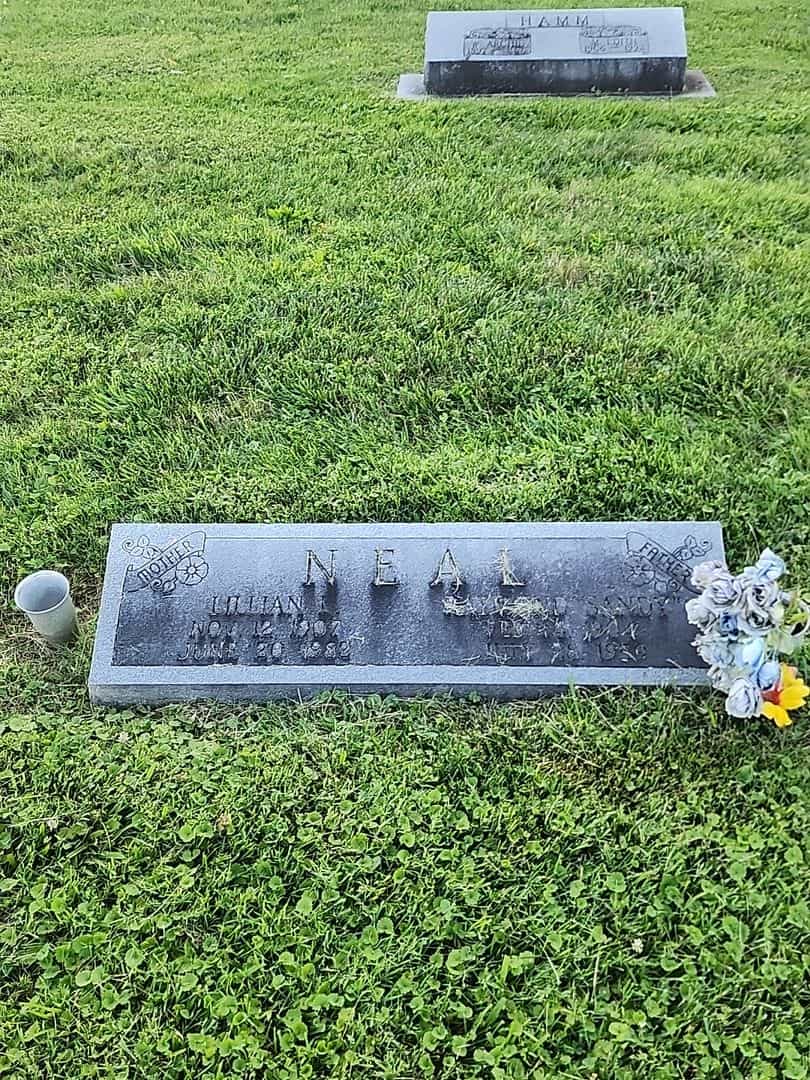 Lillian L. Neal's grave. Photo 1