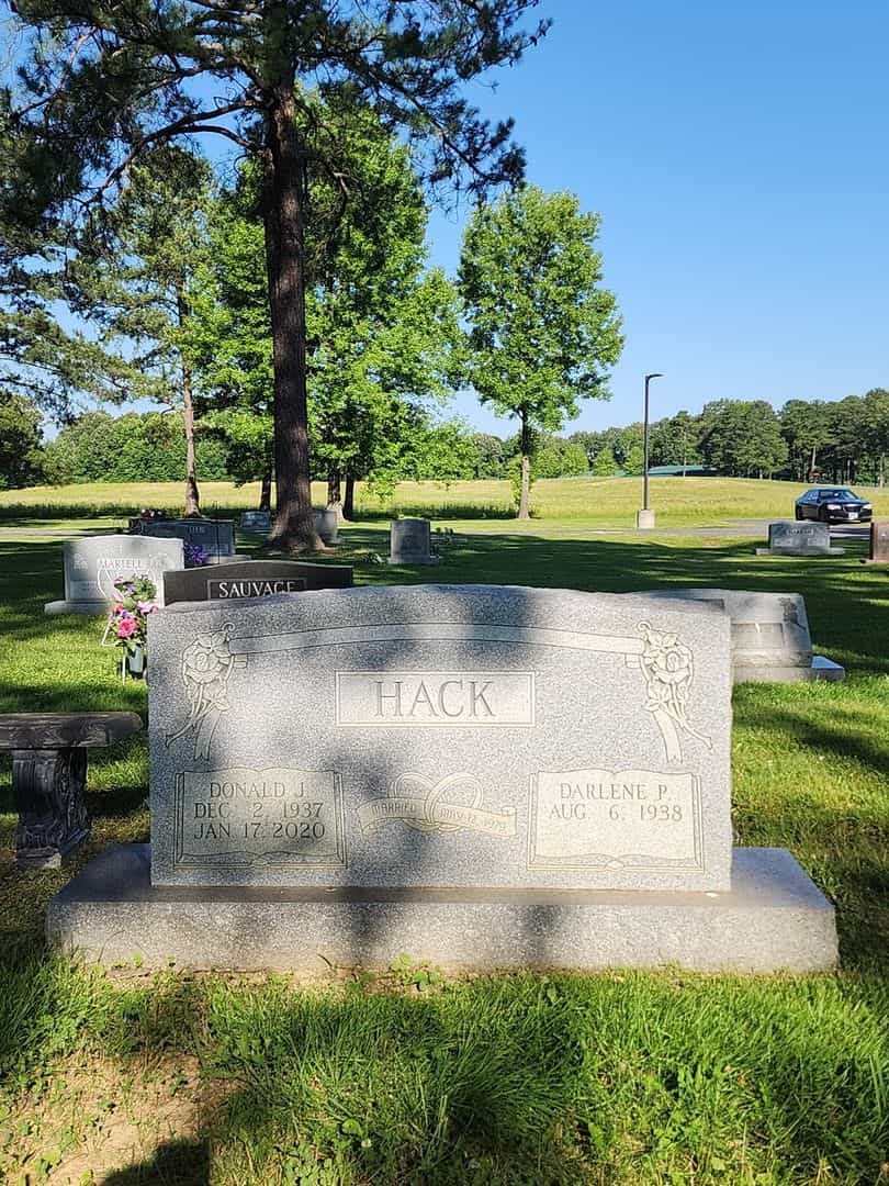 Donald Joe Hack's grave. Photo 1