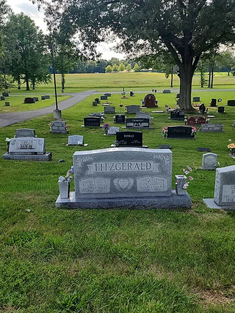 Sidney Glin Fitzgerald's grave. Photo 2
