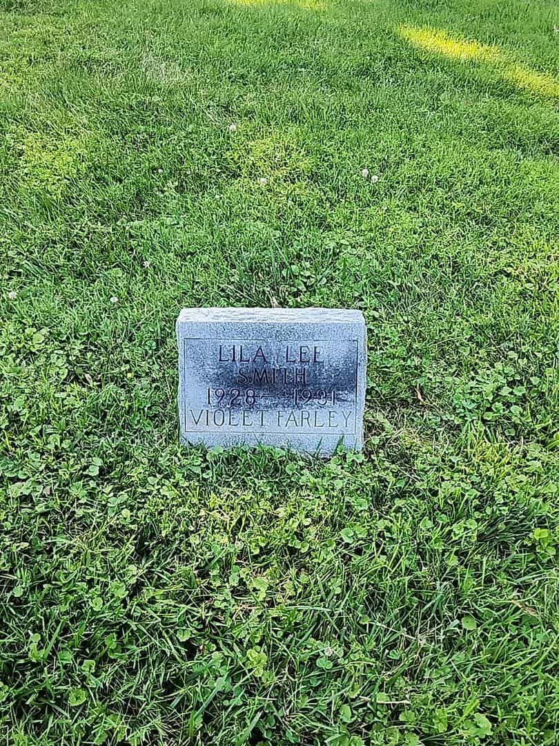 Violet Farley's grave. Photo 1