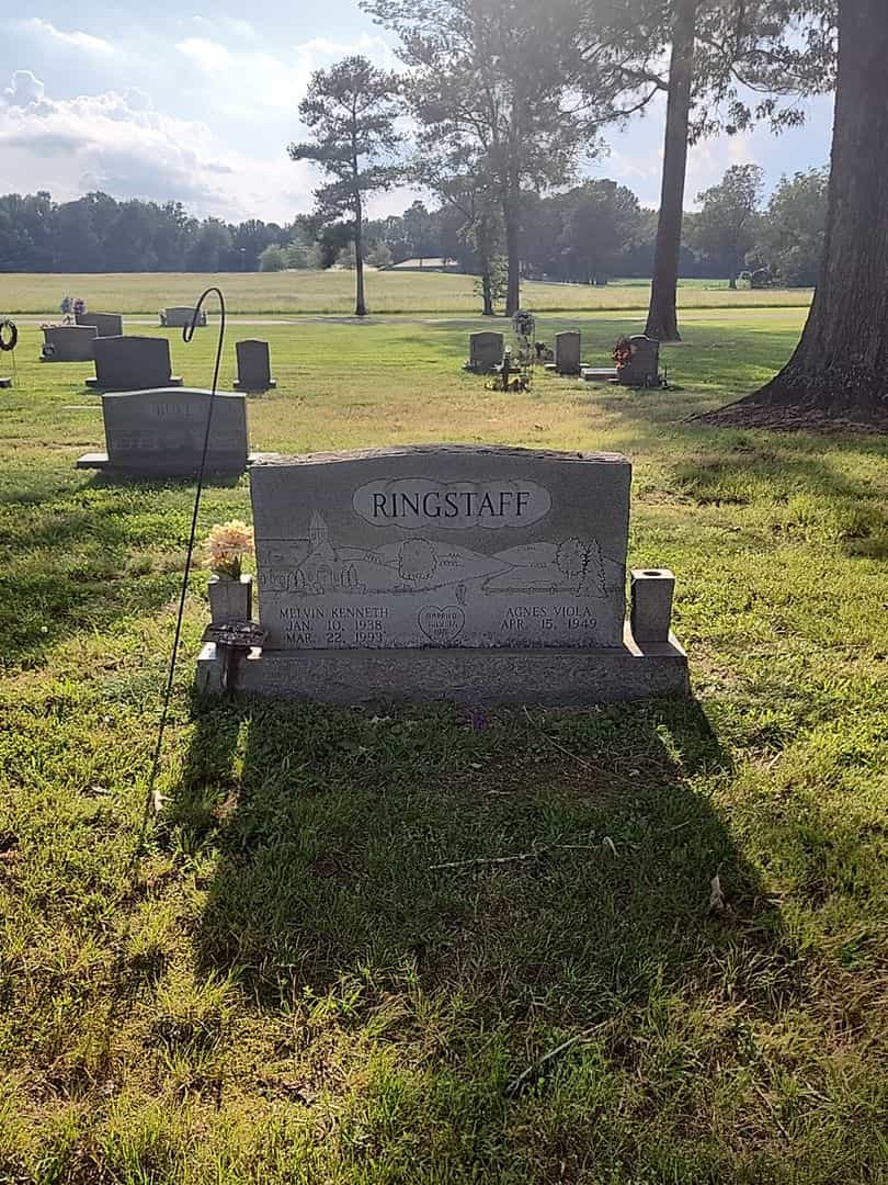 Melvin Kenneth Ringstaff's grave. Photo 2
