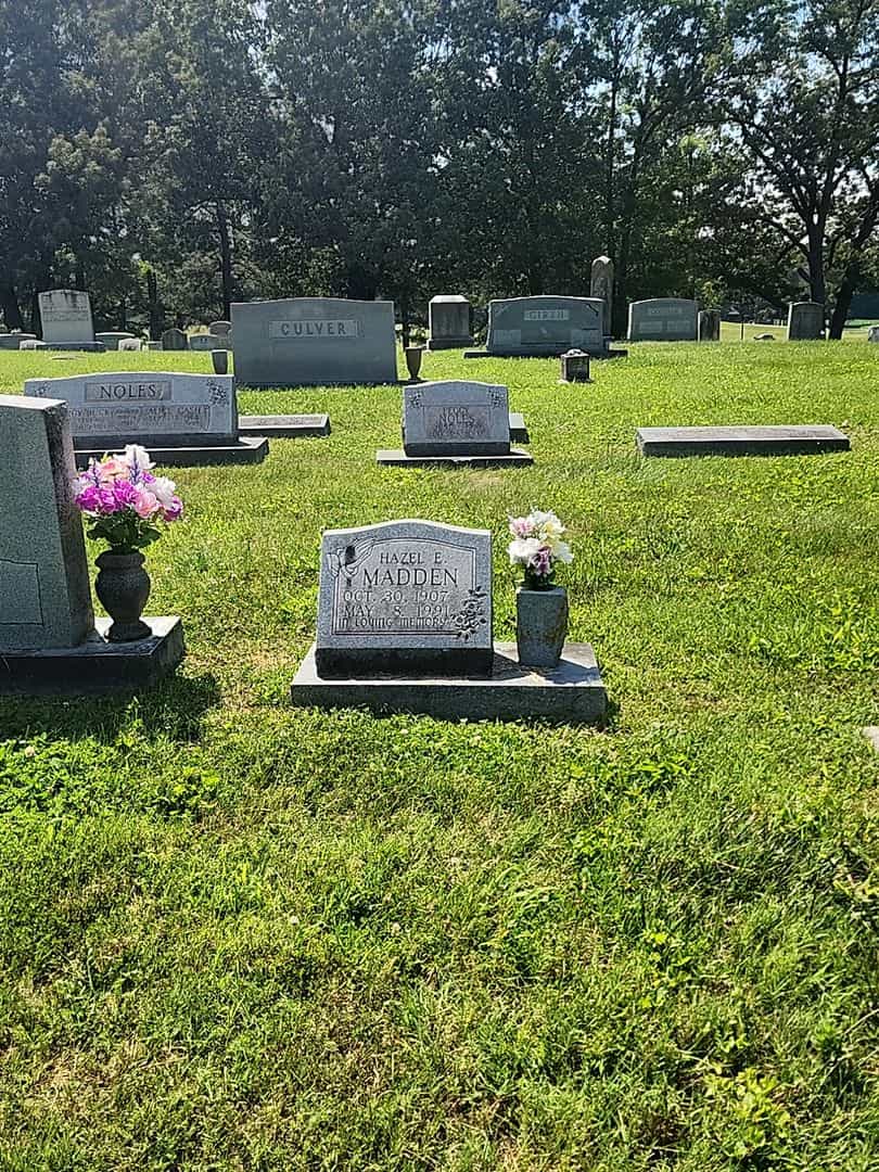 Hazel E. Madden's grave. Photo 2
