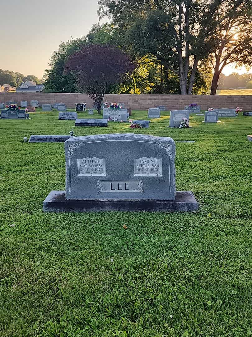 Altha H. Lee's grave. Photo 2