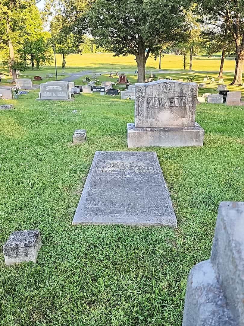 Edwin B. Kennedy's grave. Photo 2