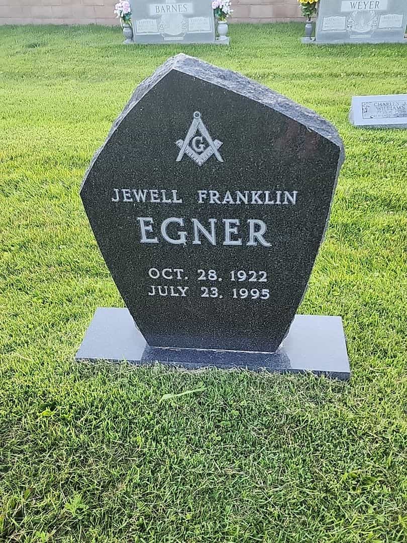 Jewell Franklin Egner's grave. Photo 1