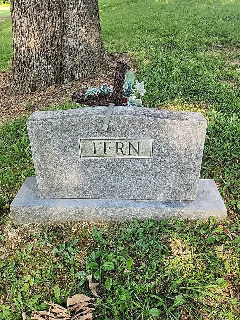 James Lloyd Fern's grave. Photo 1
