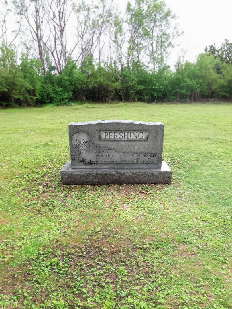 Mary Frances Pershing's grave. Photo 2