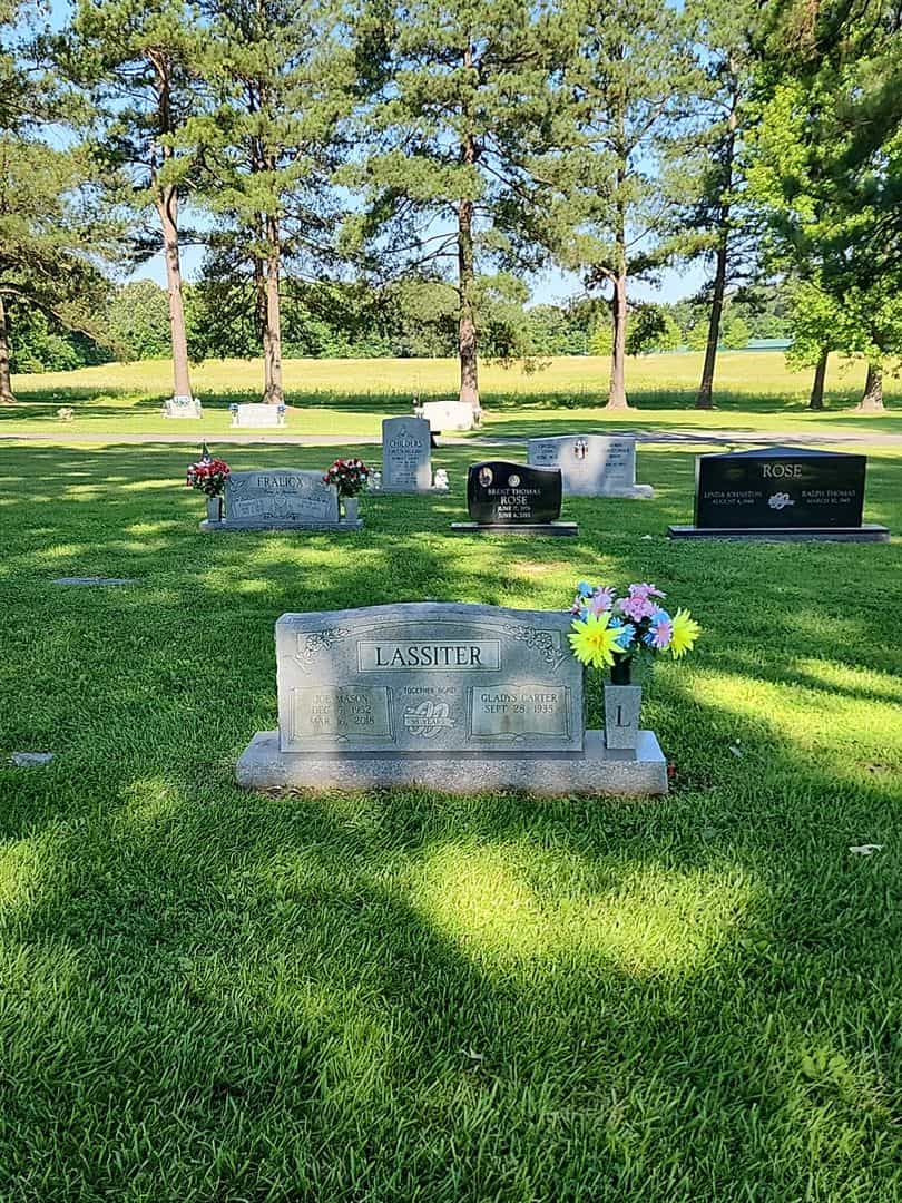 Joe Mason Lassiter's grave. Photo 2