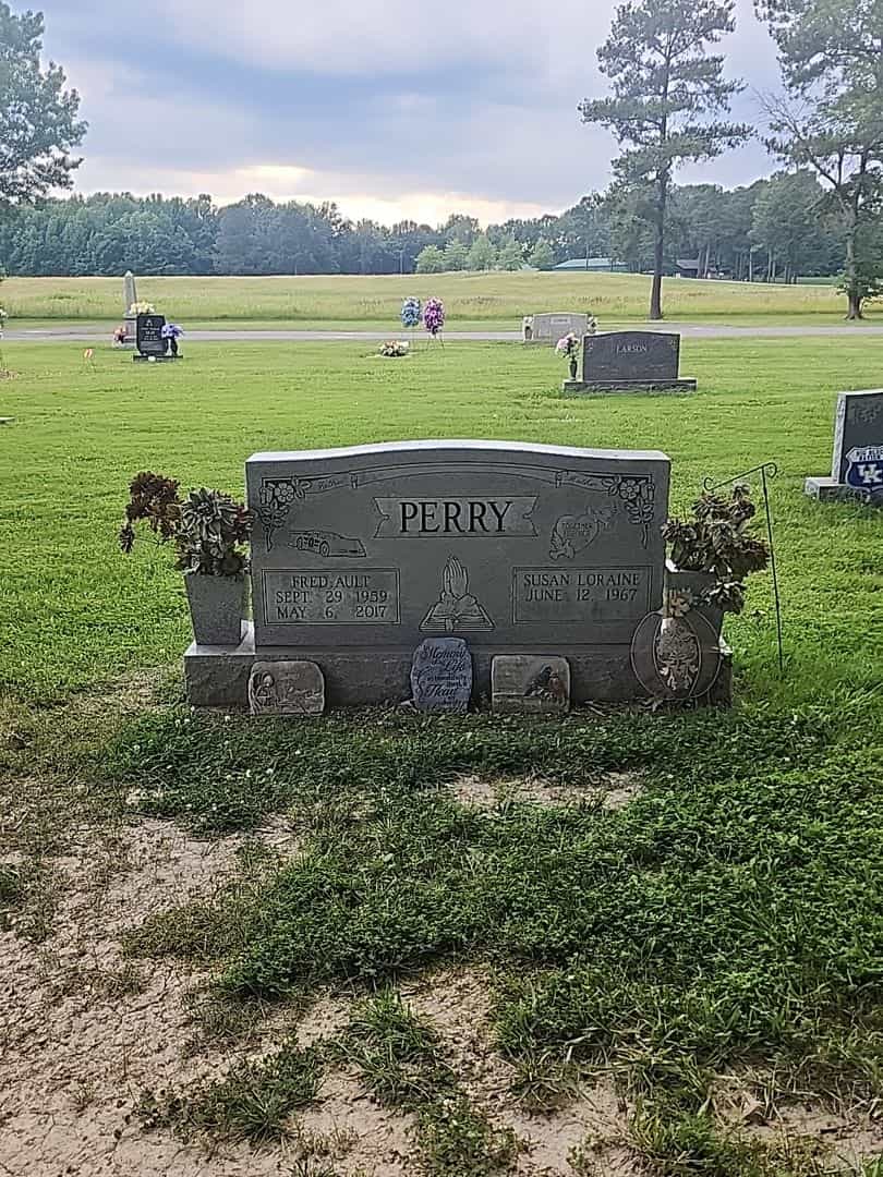 Fred Ault Perry's grave. Photo 2