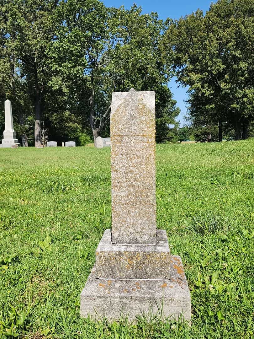 Mary J. East's grave. Photo 1