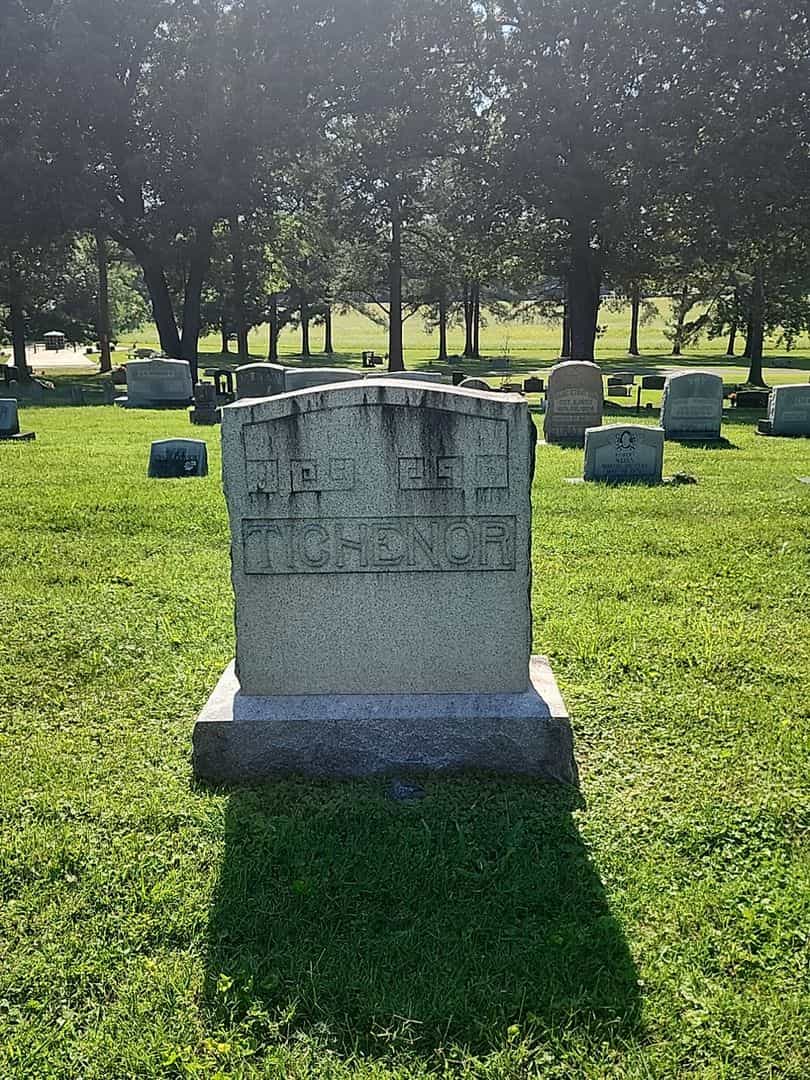 Harold Tichenor's grave. Photo 1