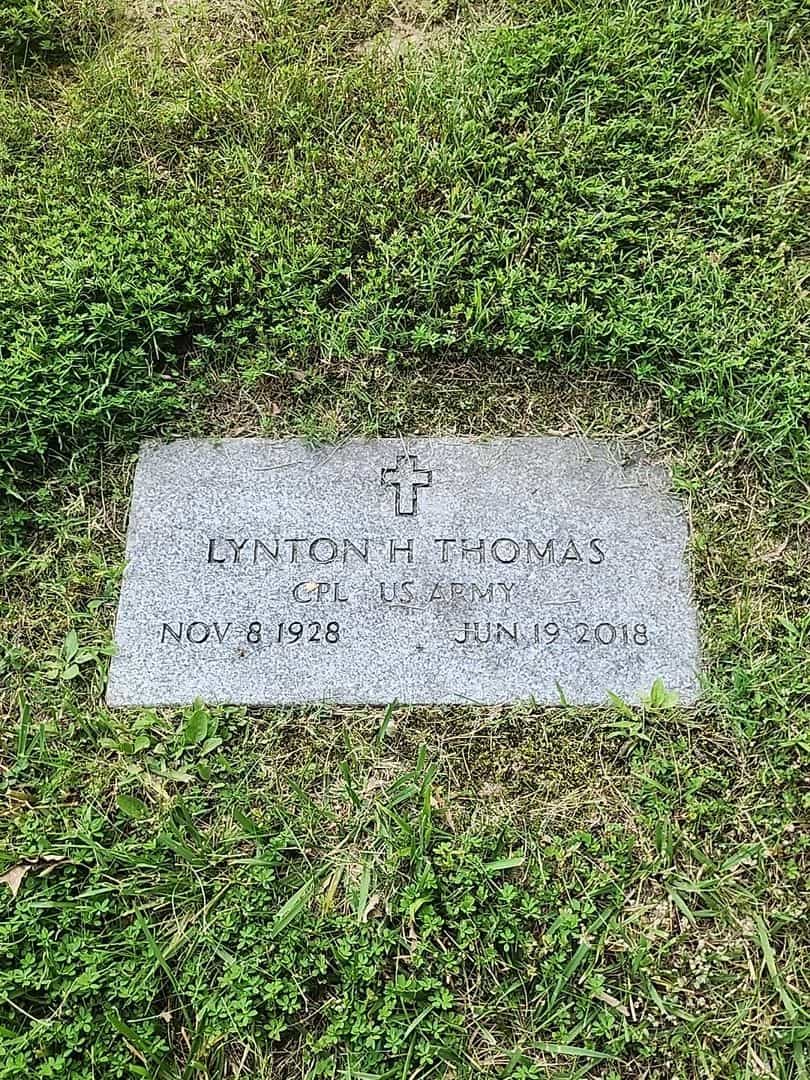 Lynton H. Thomas's grave. Photo 3