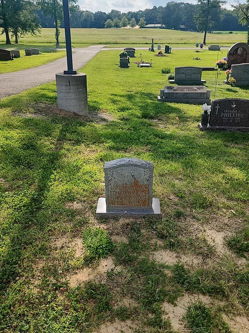 Jon Matthew Thompson's grave. Photo 2