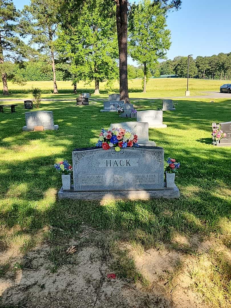 Lillie Edna Hack's grave. Photo 2