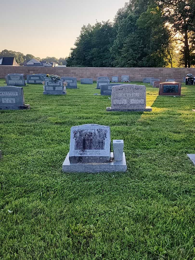 Maggie May Darnall's grave. Photo 2
