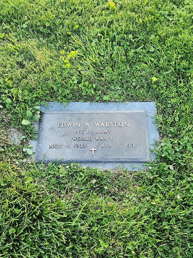Edwin W. Walston's grave. Photo 1