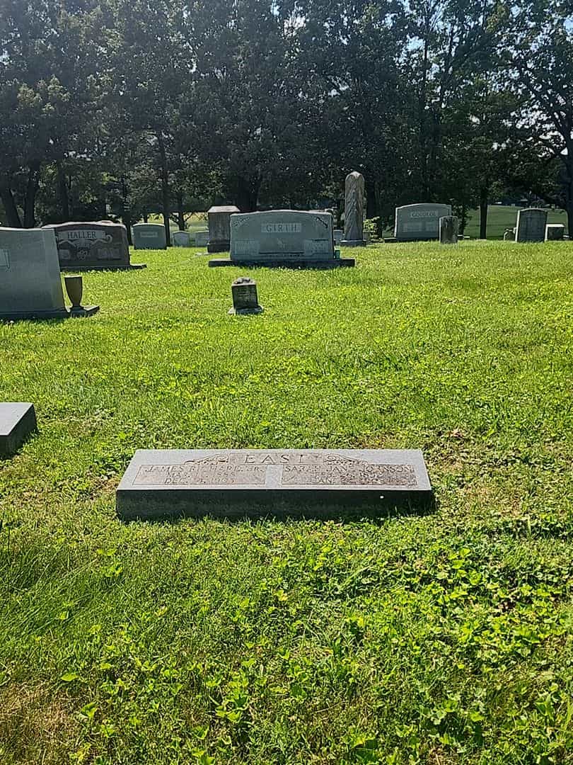 Sarah Jane Johnson East's grave. Photo 2