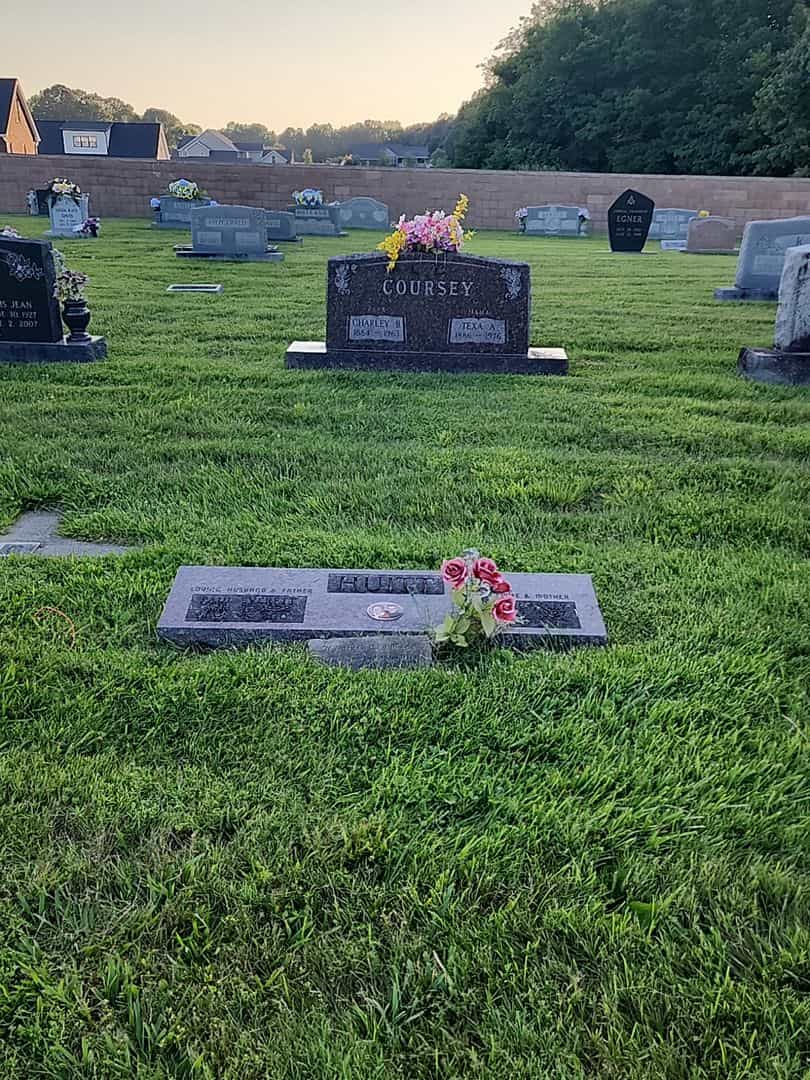 Hazel Oakley Huitt's grave. Photo 2