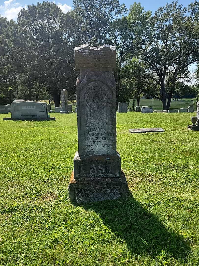 Thomas W. East's grave. Photo 2