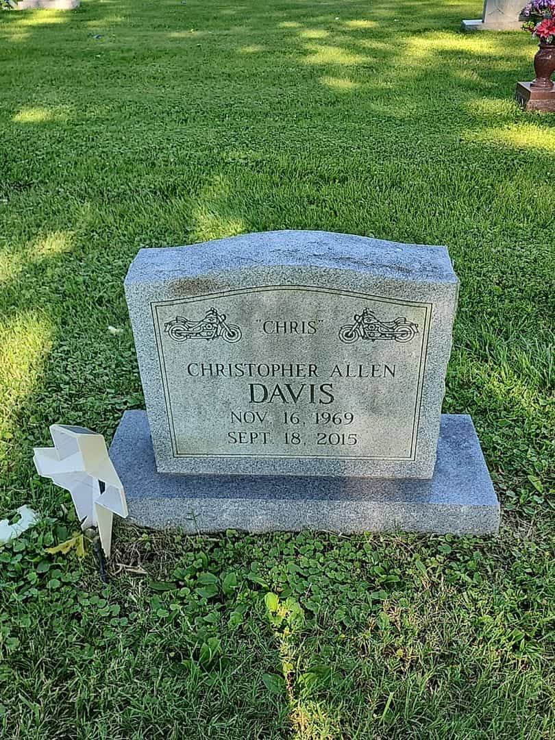 Christopher Allen "Chris" Davis's grave. Photo 1