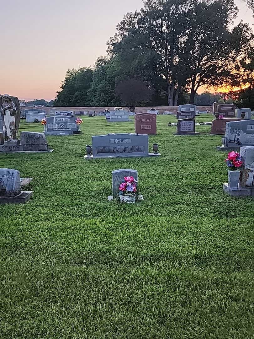 Rhonda Kay Tarkington's grave. Photo 2