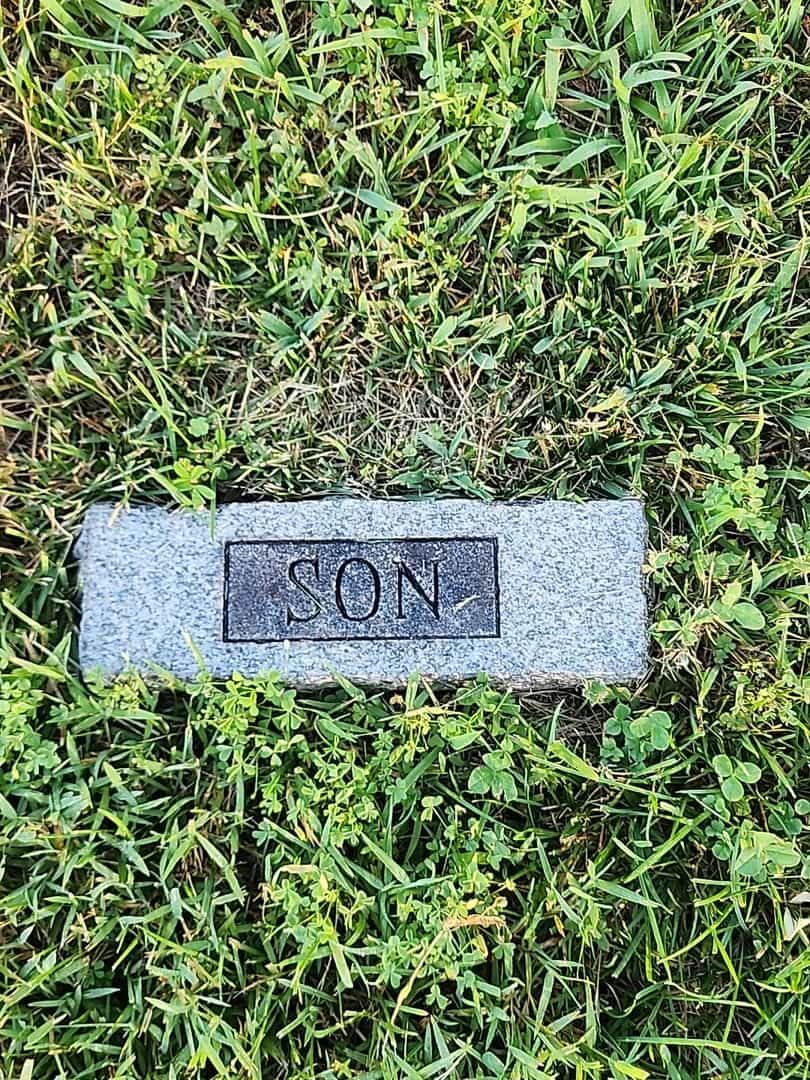 Arnett G. Kennedy's grave. Photo 3