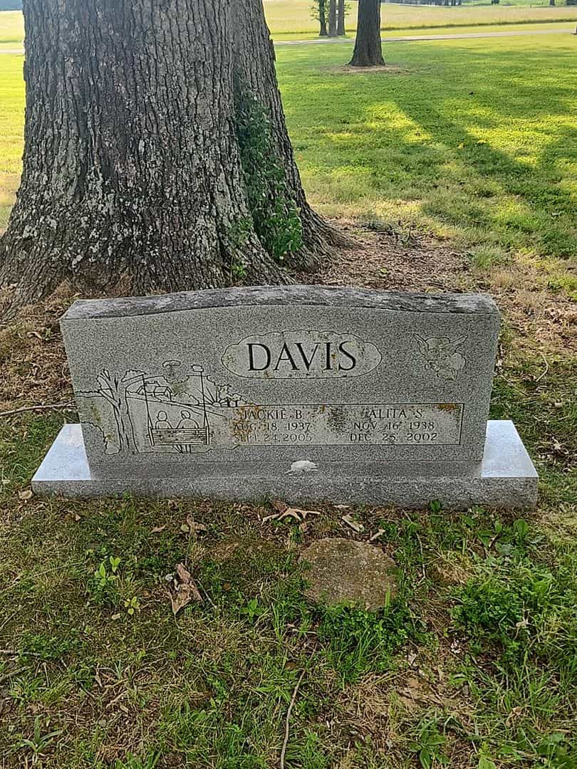 Alita Suszette Davis's grave. Photo 1