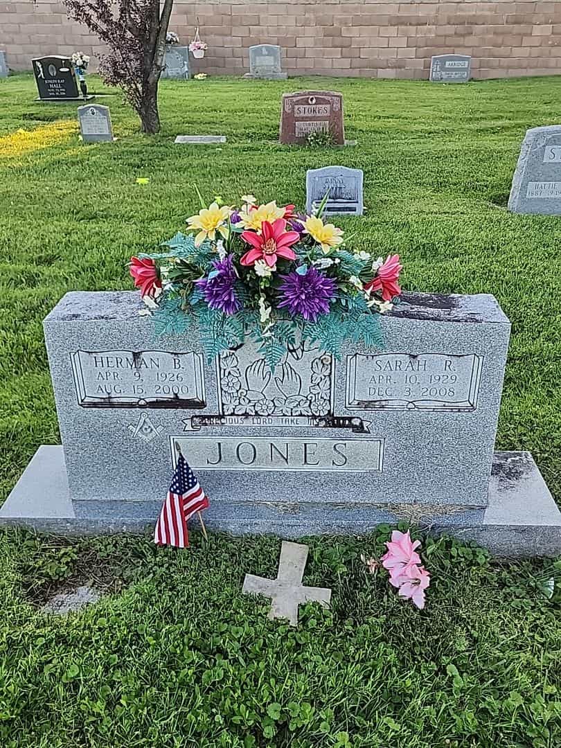 Herman B. Jones's grave. Photo 1