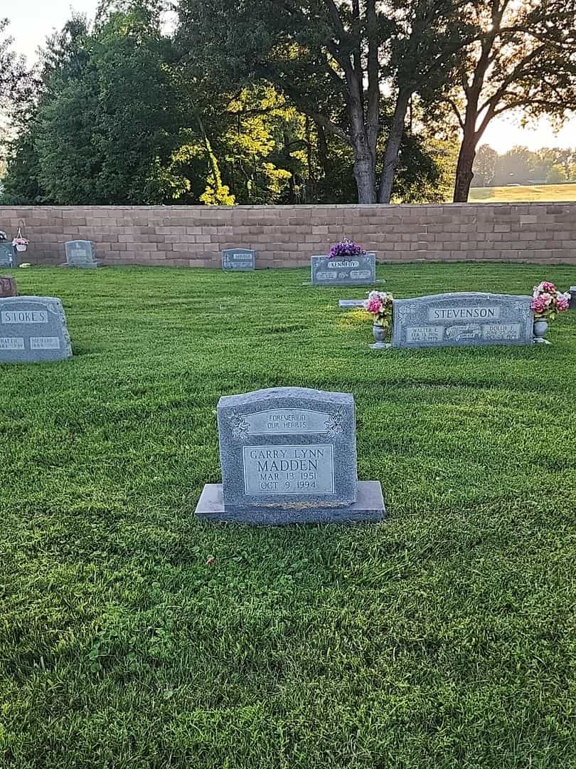 Garry Lynn Madden's grave. Photo 2