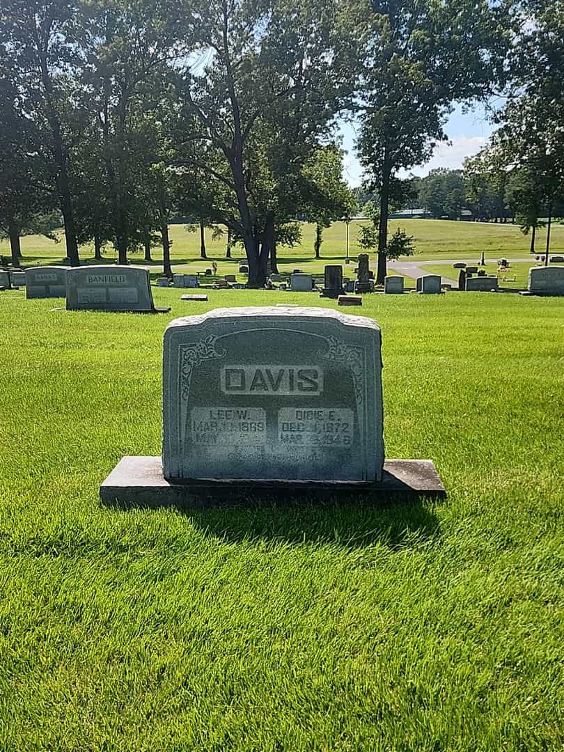 Dicie E. Davis's grave. Photo 2
