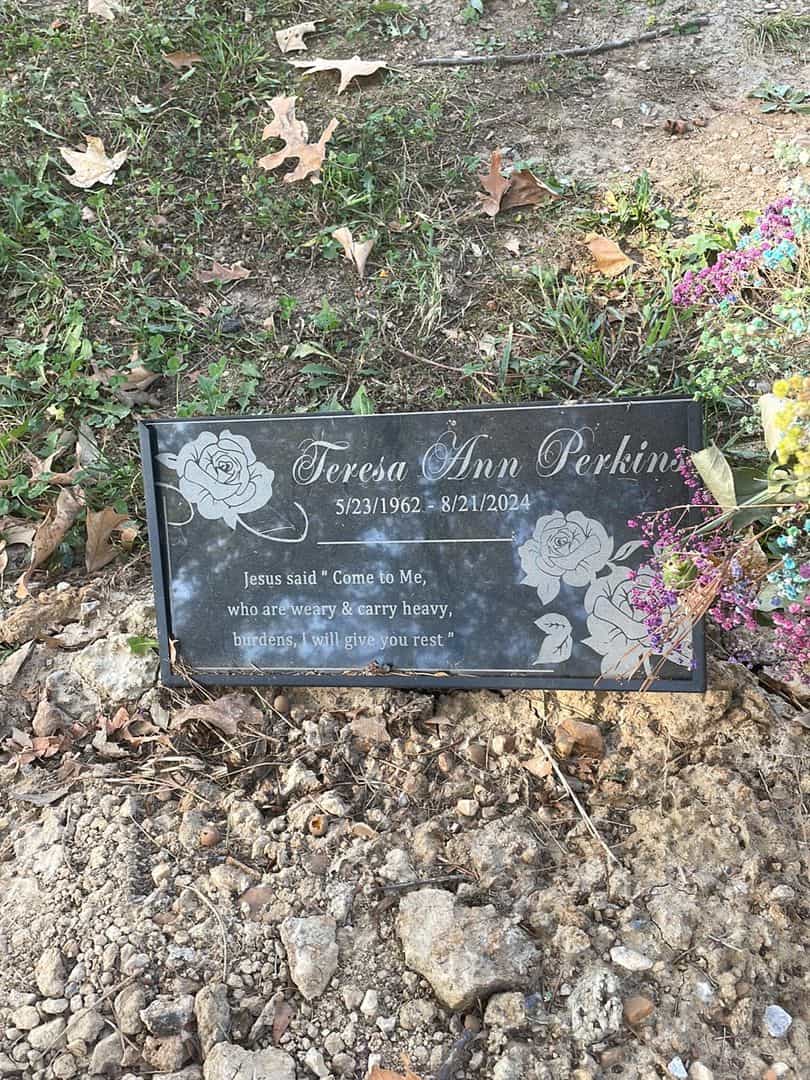 Teresa Ann Perkins's grave. Photo 1