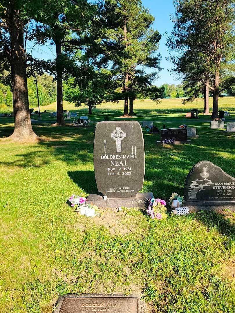 Dolores Marie Neal's grave. Photo 2