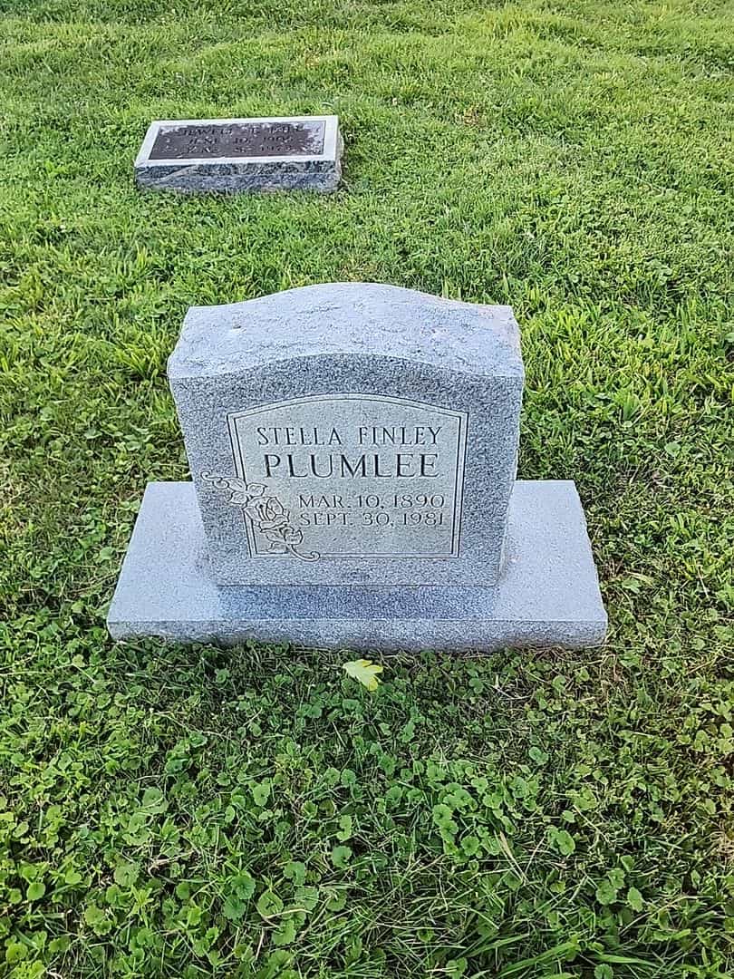 Stella Finley Plumlee's grave. Photo 1