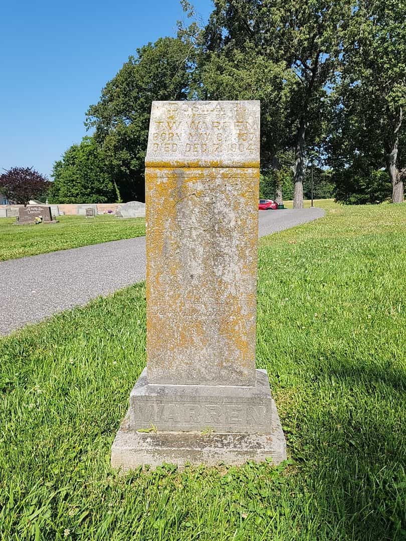 Dosia E. Warren's grave. Photo 1