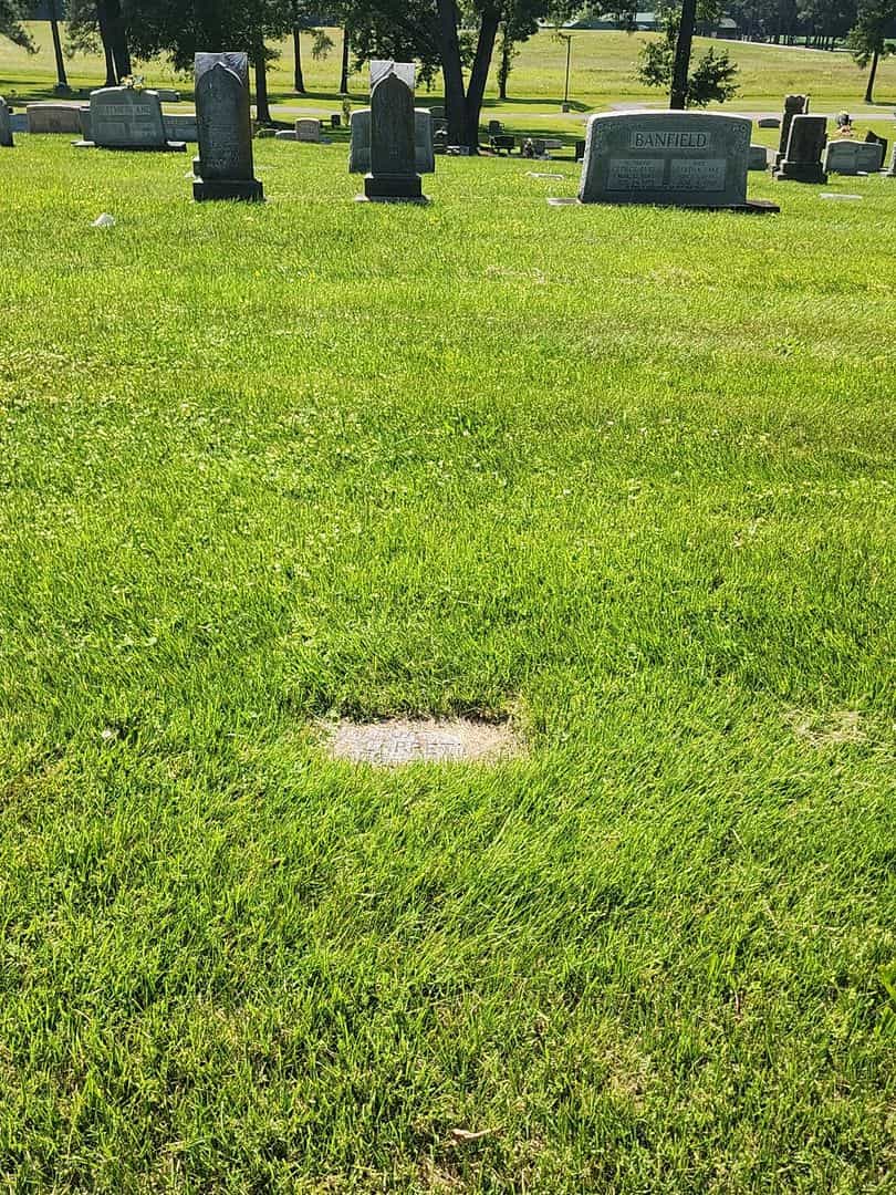 Amanda Jane Larrett's grave. Photo 2