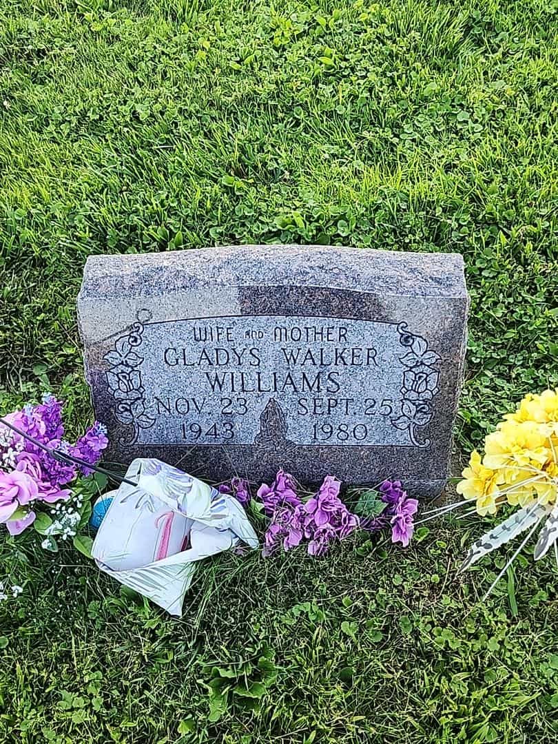 Gladys Walker Williams's grave. Photo 1