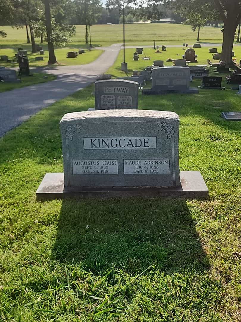 Maude Adkinson Kingcade's grave. Photo 2